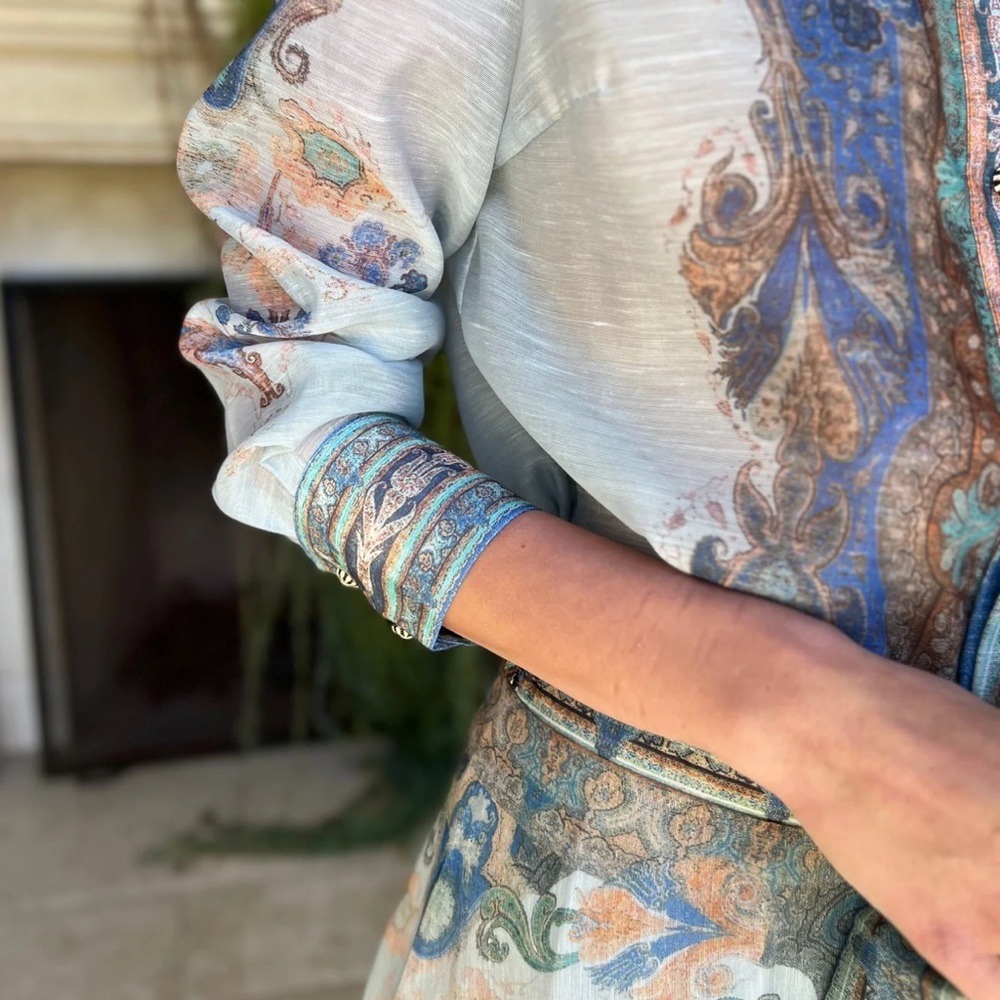 Elegant Paisley Print Blouse - Picture 2 of 12